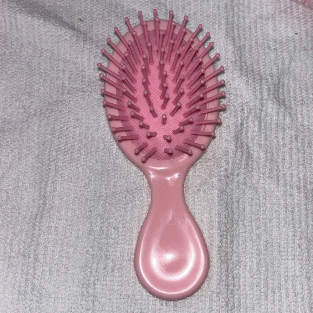 Cute Pink Hello Kitty Hairbrush